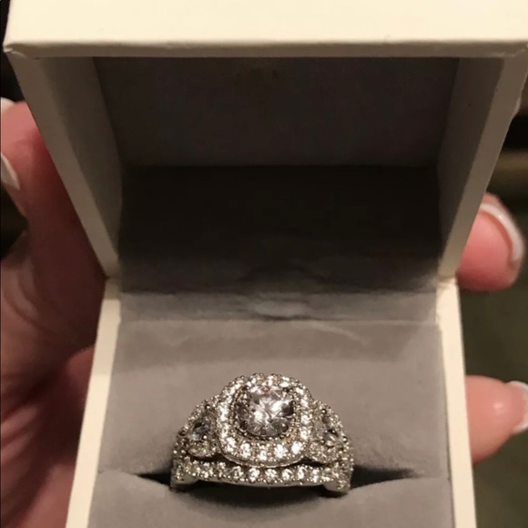 Newshe sterling silver size 5 wedding ring - Picture 2 of 4